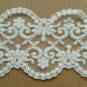 Entredós tul bordado blanco roto 60mm (1)