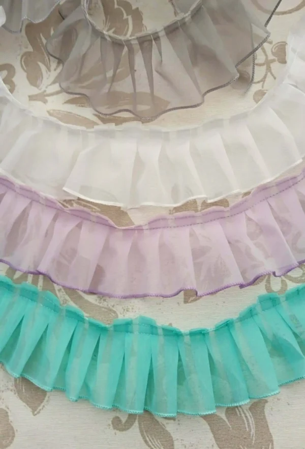 Plisado3 organza rematado a cordón