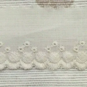 Puntilla bordada bodoques