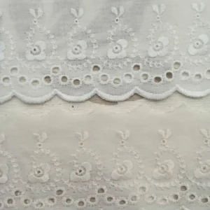 Puntilla bordada flor, ojetes y hojas