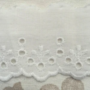 Puntilla bordada hojas y ojetes vacíos 45mm