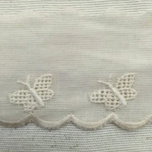 Puntilla bordada mariposas