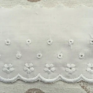 Puntilla bordada onda y flor 40mm