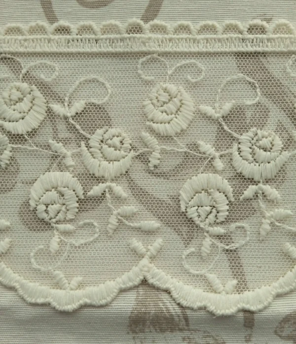 Puntilla tul bordado rosas