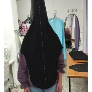 Antifaz de nazareno confeccionado en sarga color negro